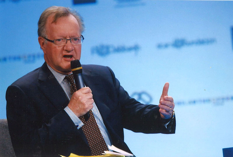 Professor Quelch speaking